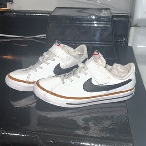 Nike Kids White and Black Sneakers with Tan Accent size 3Y